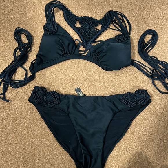 ViX Paula Hermanny MACRAMÉ FRINGE TIES BIKINI Set in Black small - Picture 5 of 16
